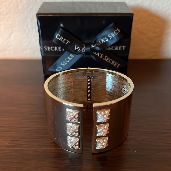 Victoria Secret Cuff Bangle - Picture 4 of 8
